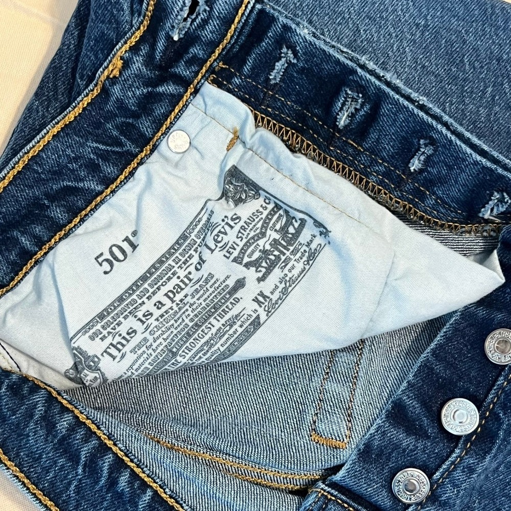 Levis 501 Original Fit Jeans Womens 27x30 Medium Wash Straight Leg Button Fly - Picture 7 of 11
